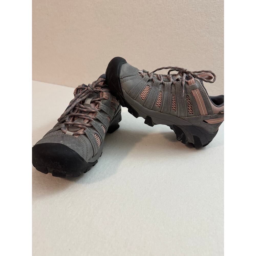 Keen Women's US 9 EU 39.5 Voyageur Hiking Trail Shoes Drizzle Gray Fawn Pink